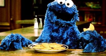 A man impersonating the Cookie Monster in Times Square becomes violent, pushes a child and curses at her mother