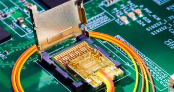 Intel Light Peak to use copper wires