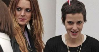 Lindsay Lohan and Samantha Ronson get into another fight, six police cars arrive on the scene to calm things down