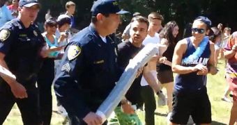 4/20 rally celebrations in Santa Cruz are interrupted when police seize a 2-pound (0.9-kg) joint