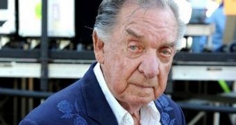 Country music legend Ray Price dies