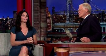 David Letterman grills Courteney Cox about a possible “Friends” reunion or movie