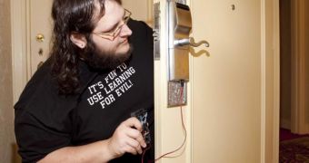 Cody Brocious demonstrates how hotel room locks can be cracked