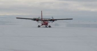 During the CryoSat Arctic campaign, a Twin Otter from the Technical University of Denmark will be used to take measurments of the ice from the air