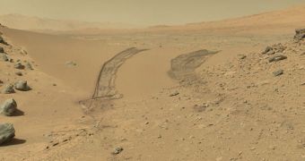 Image showing Curiosity's tracks after passing Dingo Gap in Gale Crater