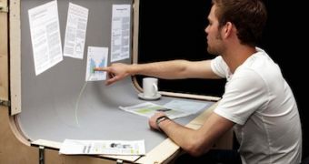 Curved Multitouch Surface/Desk Offers Glimpse on Future of Work Spaces, Video Available