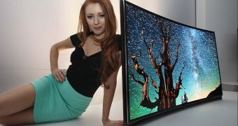 Samsung showing off one of its first OLED curved television sets