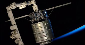 Cygnus grabbed by the ISS' Canadarm2