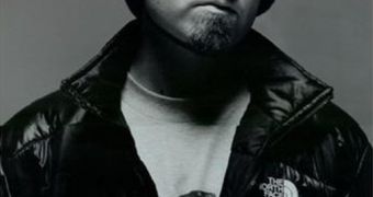 DJ Shadow Shares Details About DJ Hero