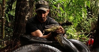 Man claims he let an anaconda eat him alive