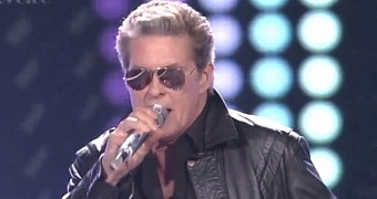 American Idol producers had David Hasselhoff perform an '80s medley on the show