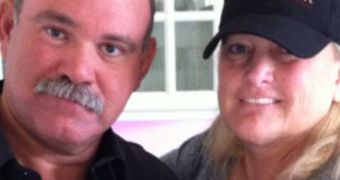 Marc Schaffel and Debbie Rowe are engaged, apparently
