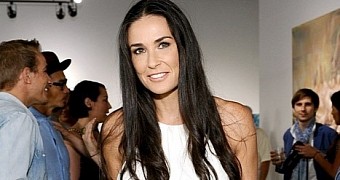 Demi Moore wants to make peace with Ashton Kutcher and Mila Kunis, welcome them into the family