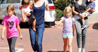 Charlie Sheen’s exes stick together: Denise Richards will babysit for Brooke Mueller while she’s in rehab