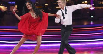 Derek Hough returns to DWTS this fall with “new tricks”