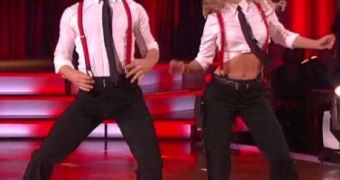 Derek and Julianne Hough do “Shake Your Tail Feather” on DWTS