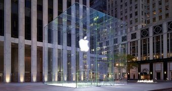 Apple's Glass Cube store in NYC