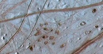 A photo showing Europa's surface, as collected by the Galileo spacecraft