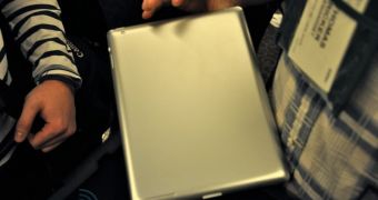 Accessory vendor shows physical iPad 2 mockup at CES