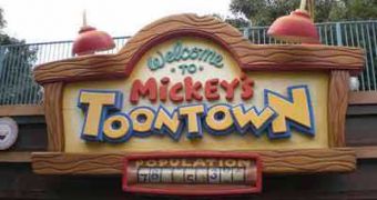 An explosion at Disneyland causes an evacuation of Mickey’s Toontown