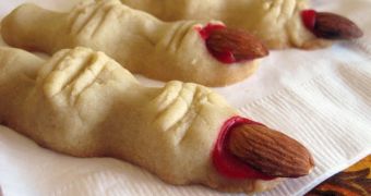 Vegan finger cookies promise a spooky, yet tasty Halloween