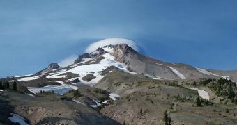 Mount Hood can erupt when hot lava from deep underground mixes with near-solid materials in its own magma chamber