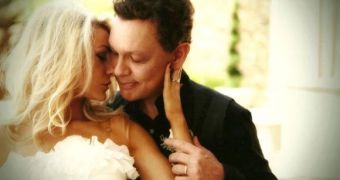 Doug Hutchison (51) is married to Courtney Stodden (16)