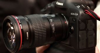 Canon EOS-1D X DSLR Camera