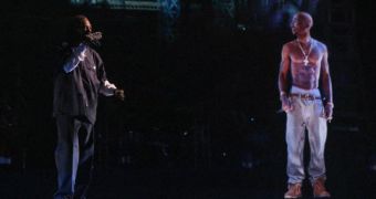 Snoop Dogg shares the stage with Tupac “hologram” at Coachella 2012