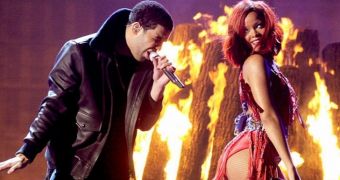 Drake wants Rihanna back because he misses their "passion"