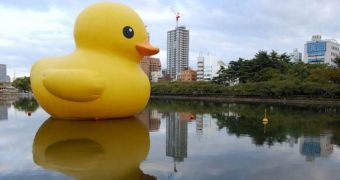 Dutch Artist Sends Out Giant Rubber Duck to Travel the World