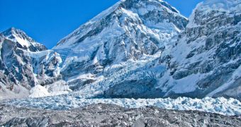 ESA Monitors Himalayan Glaciers from Orbit