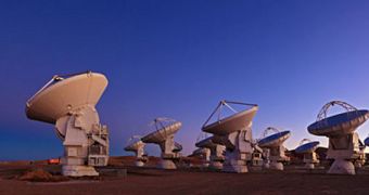 Panoramic view showing some of ALMA's antennas (click for full resolution)