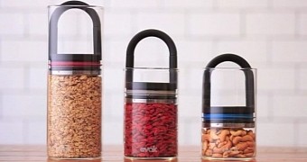 EVAK System Keeps Food Fresh by Sucking Out Air – Video