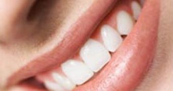 Salt and baking soda are efficient in teeth whitening