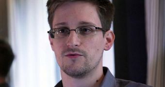Edward Snowden meets with human rights activists