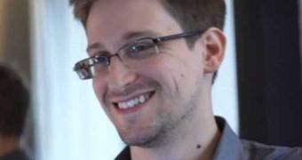 Edward Snowden makes a rare statement as he's named the year's Global Thinker
