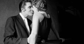 “The Kiss” by Alfred Wertheimer: mysterious woman found after 55 years
