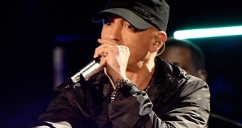 Eminem offends with F-bombs during Veterans Day concert performance