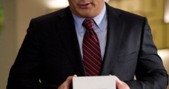 Alec Baldwin pulls out of the Emmys 2011 telecast after joke on Rupert Murdoch is cut