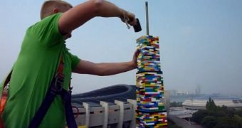 One Lego brick can hold up to 375,000 other bricks