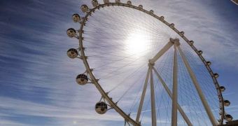 World's tallest observation wheel opened up in Las Vegas