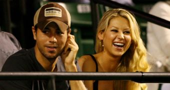 Enrique Iglesias confesses that he might get married to Anna Kournikova some day