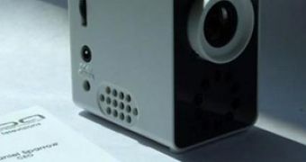 Epoq's "world's smallest" pocket projector