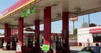 Pumping stations in Missouri sell gas at prices far below national average