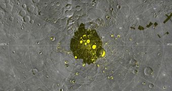 (Bottom) Mercury  north polar radar-bright features  (yellow)  compared with  MDIS monochrome base map