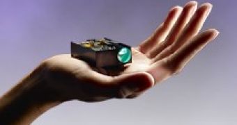 ExPlay oio, the Smallest Projector in the World