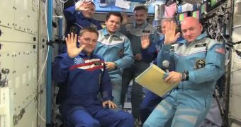 NASA astronaut Scott Kelly (right) is the new Commander of the Expedition 26 to the ISS
