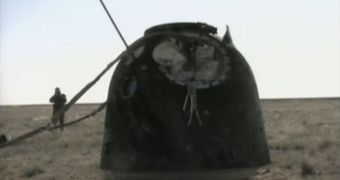 The Soyuz TMA-20 space capsule landed smoothly on the steppes of Kazakhstan yesterday afternoon (local time)