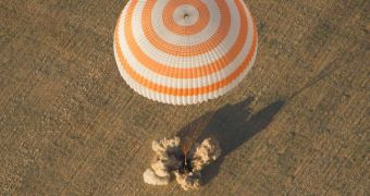 Soyuz TMA-04M lands in Kazakhstan on Monday, September 17, 2012